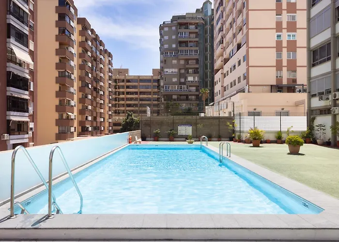 Home2Book Bright Apt & Communal Pool Santa Cruz
