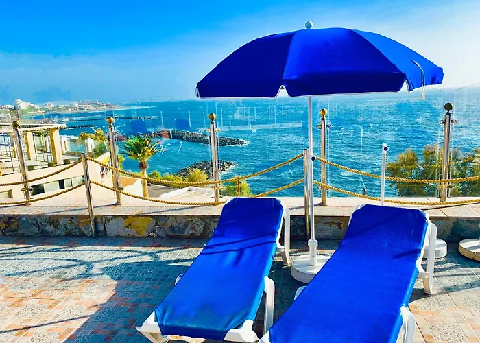 First Line Seaview Apartment