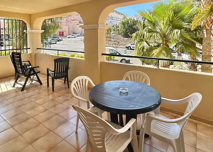 Two Bedroom Apartment In Castle Harbour C201