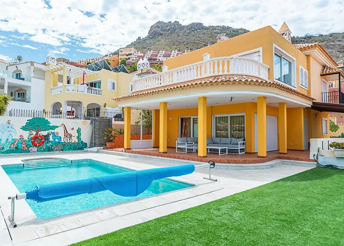Villa With Private Pool And Magnificent Views
