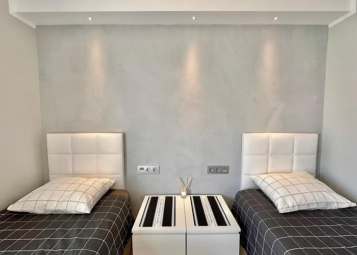 Luxury Renevapartment Island Village