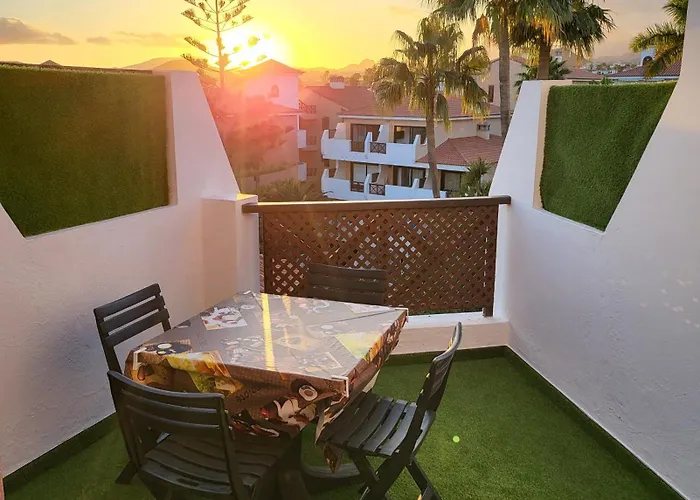Moderno Y Luminoso Atico Con Vistas Y Piscina