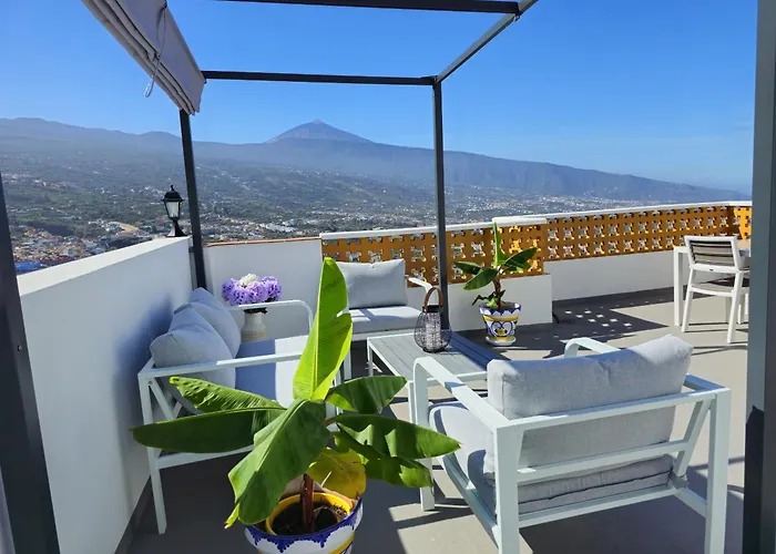 Elegant, Comfortable Penthouse With Scenic Views