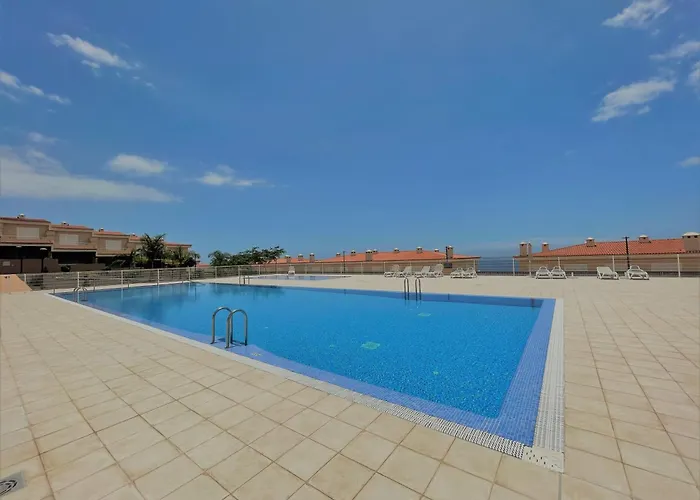 Ocean View Apartment With Ac, Pool, Playa Arena Pa05