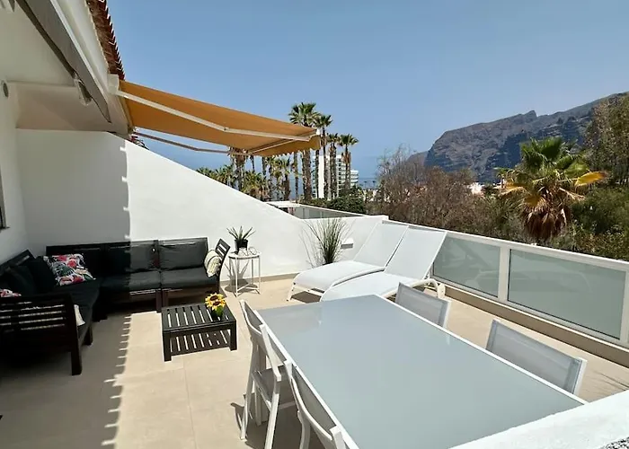 New Renovated Appartment With Beautiful View On Cliffs And Sea