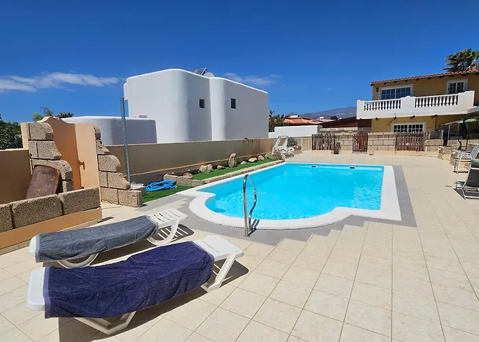 Peaceful And Bright Apartment