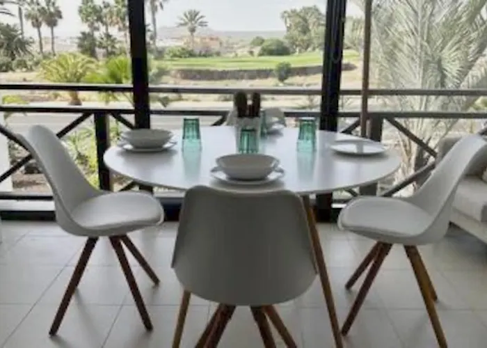 Apartamento En Amarilla Golf