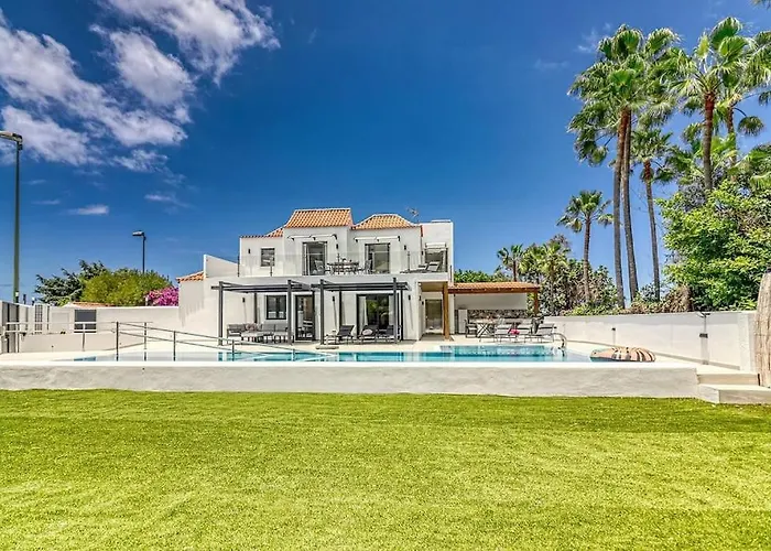 Casa De Los Loros Pool Maintenance