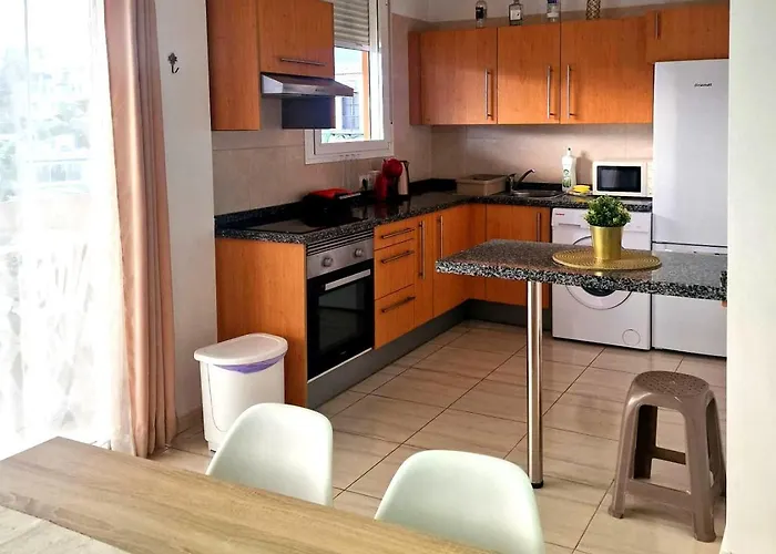Bright And Spacious Rental With Ocean View