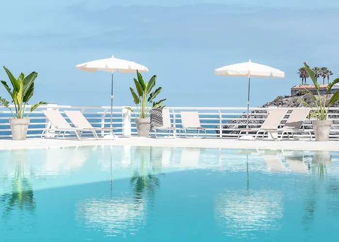 Atlantic Holiday Hotel