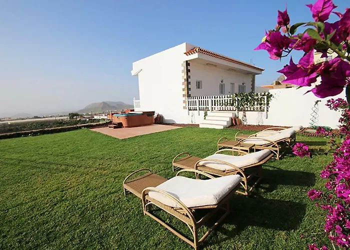 Villa Albe, jacuzzi con vistas al mar