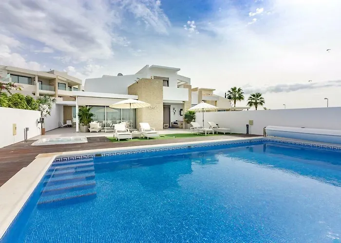 Villa White Whale