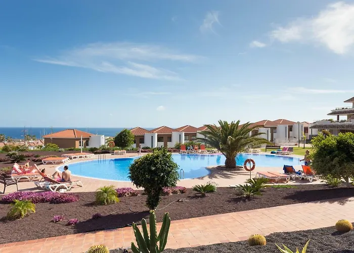 Luxury Golf & Sea Apartment