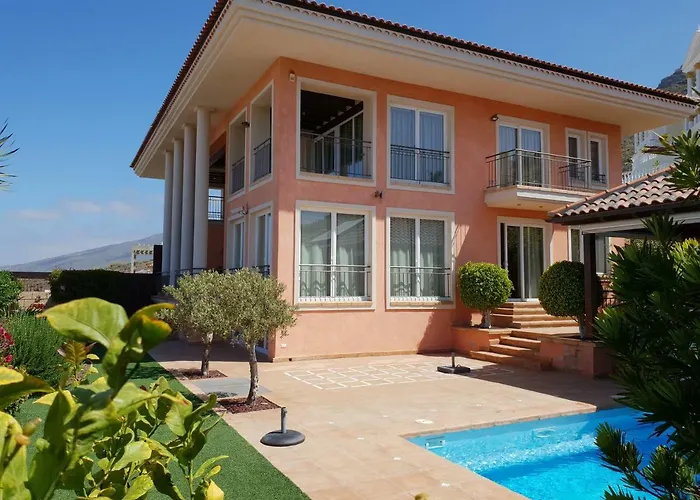 Villa Strelitzia