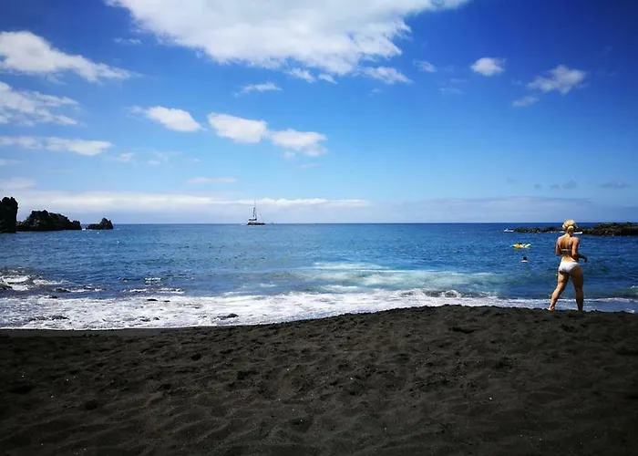 Volcano Beach Views & Wifi