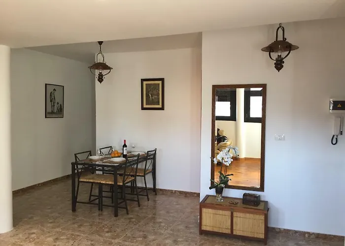 Apartamento Situado En El Centro De Santa Cruz