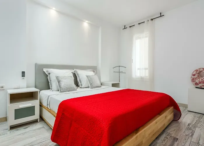 Hemeras Boutique Homes - Apartment 100M From The Beach