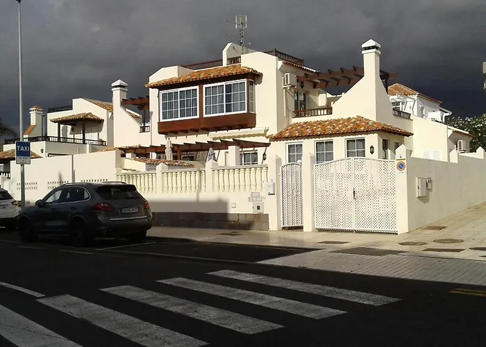 Seaside Luxurous Private 3 Bedroom Villa With Swimming Pool