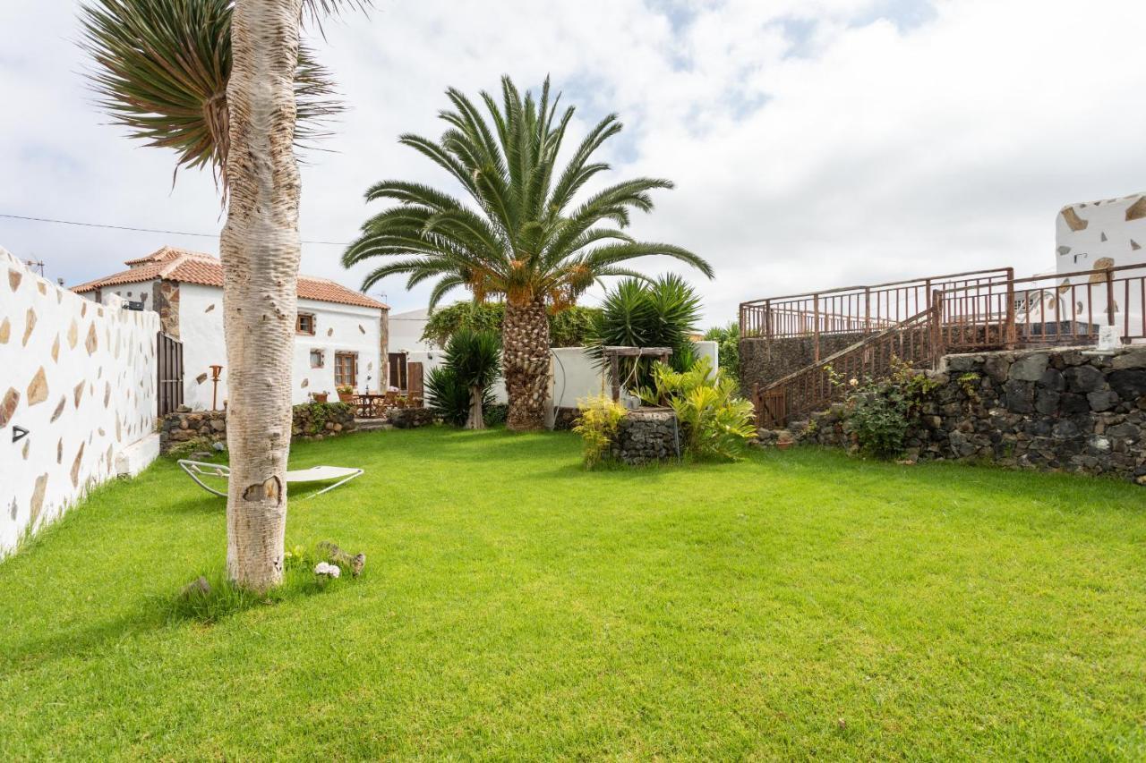 El Poleo With Pool And Sea View Holiday home *