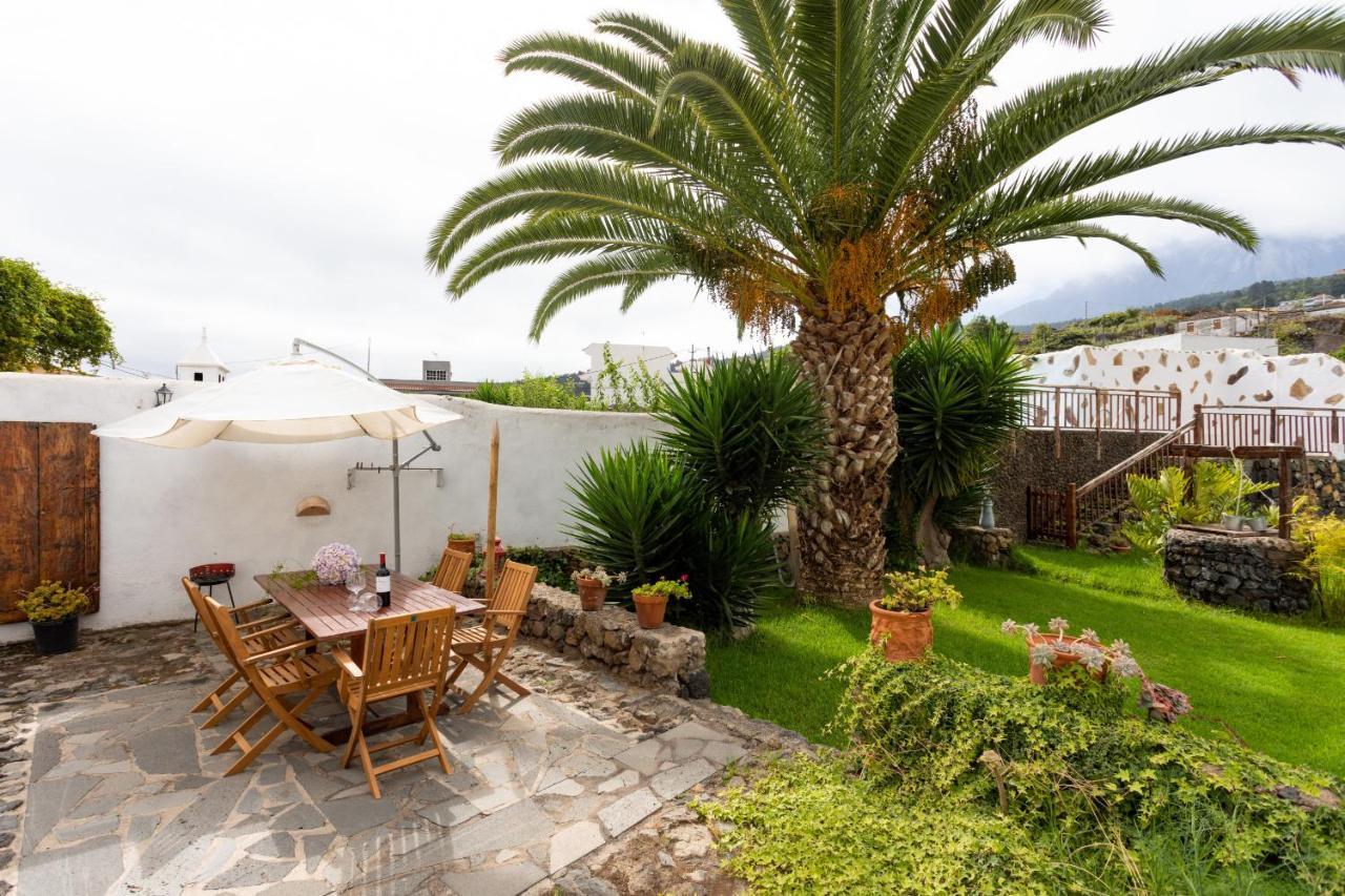 El Poleo With Pool And Sea View Holiday home
