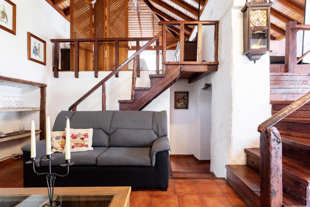 El Poleo With Pool And Sea View Holiday home *