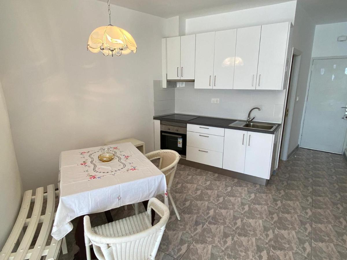Cristianmar Apartment *