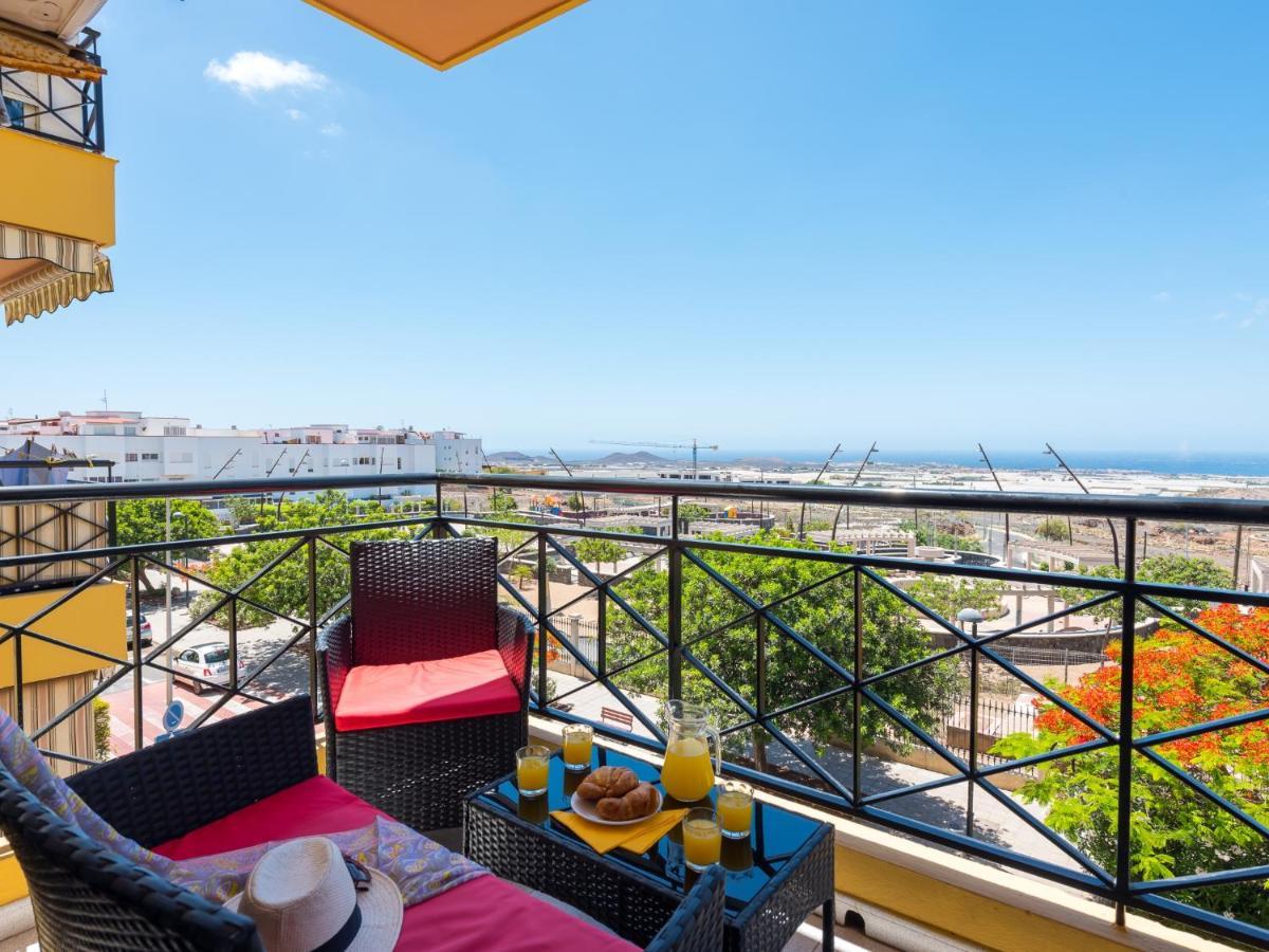 2m Parque La Reina Elegant View