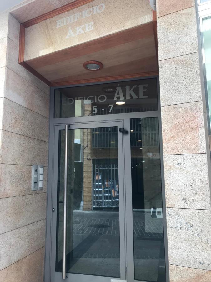Ake *