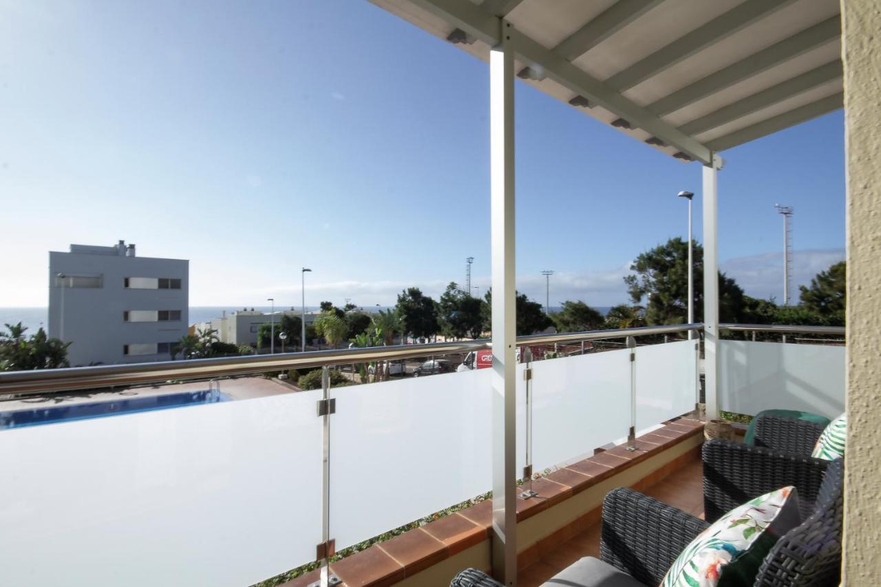 Coastal With Terrace And Pool *