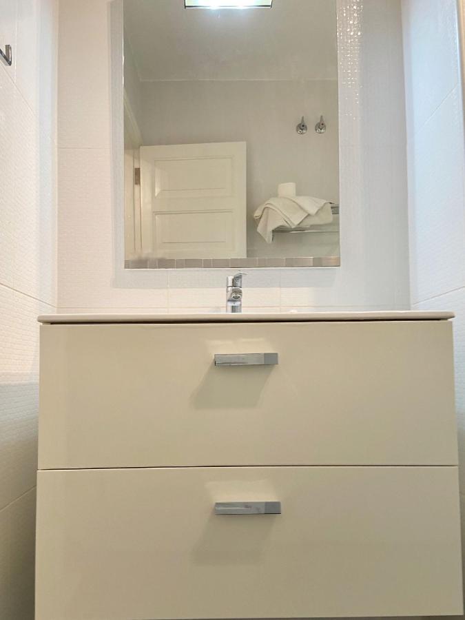 Victoria Court Modern 1 Bed Cristianos Tenerife Apartment *