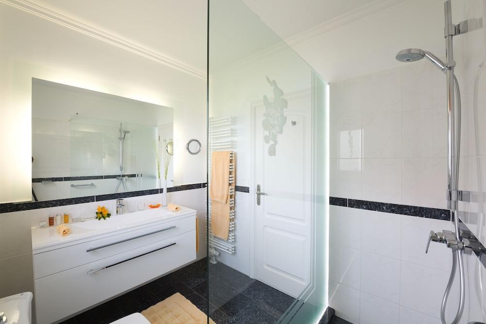 Hotel Jardin De La Paz 4*