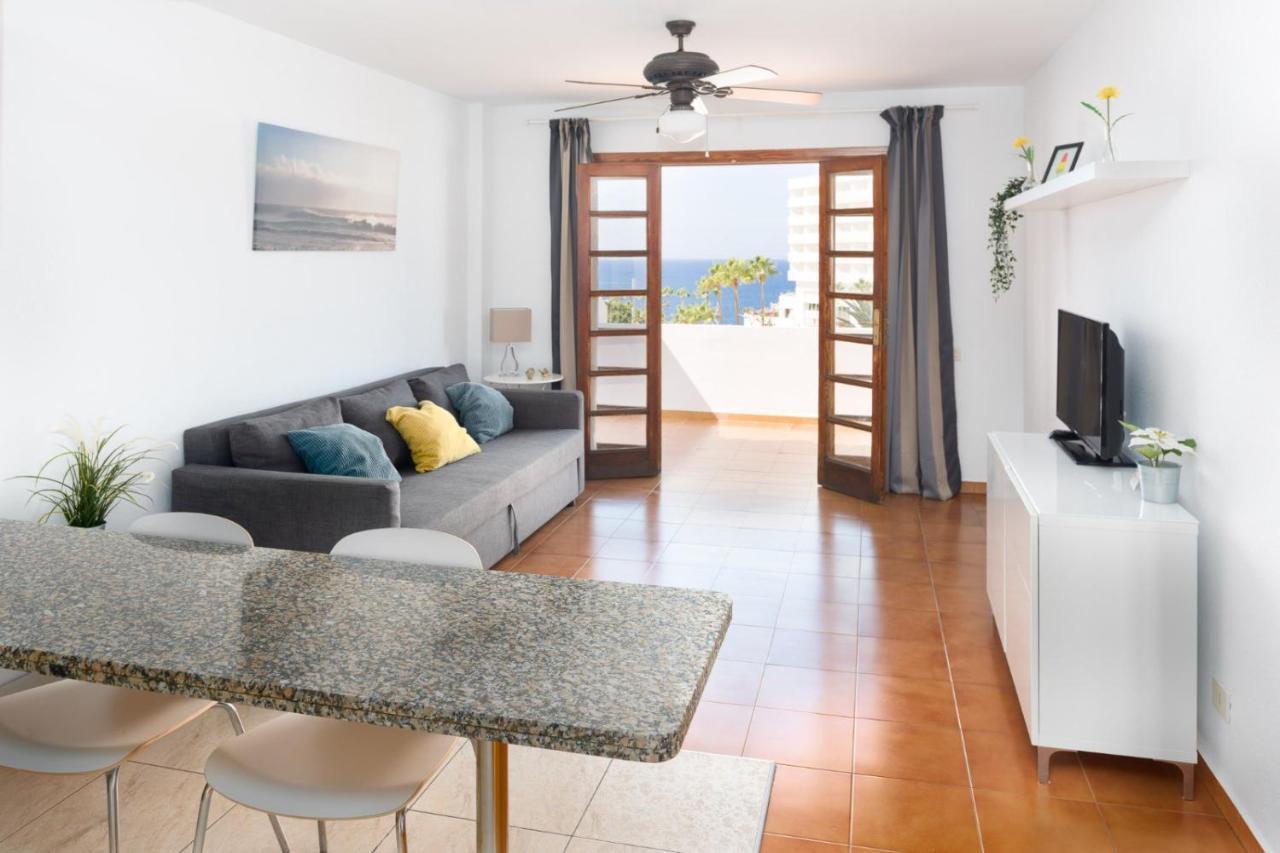 Club Olympus In Garden Apartment *