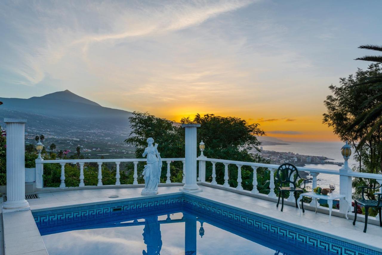 Relaxing Heated Pool Luxurious Views Massage Villa