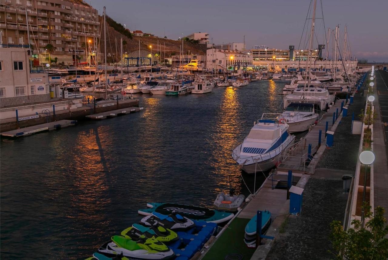 Apartment Marina Seafront 12 *