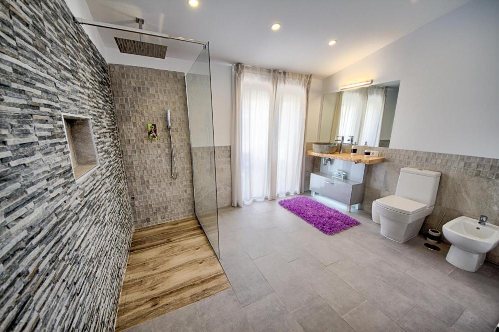 White House - Clasto * San Miguel de Abona