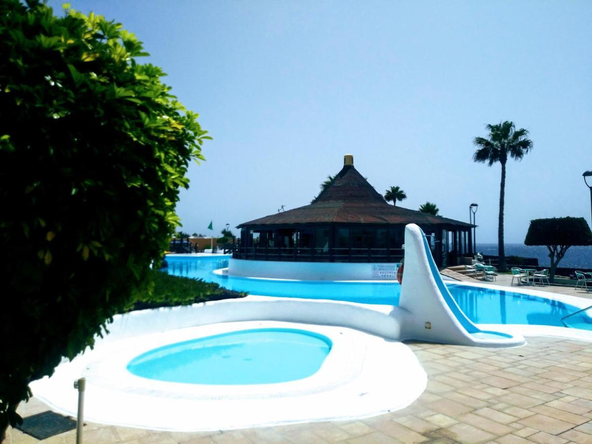Sur Heated Pool Apartment *