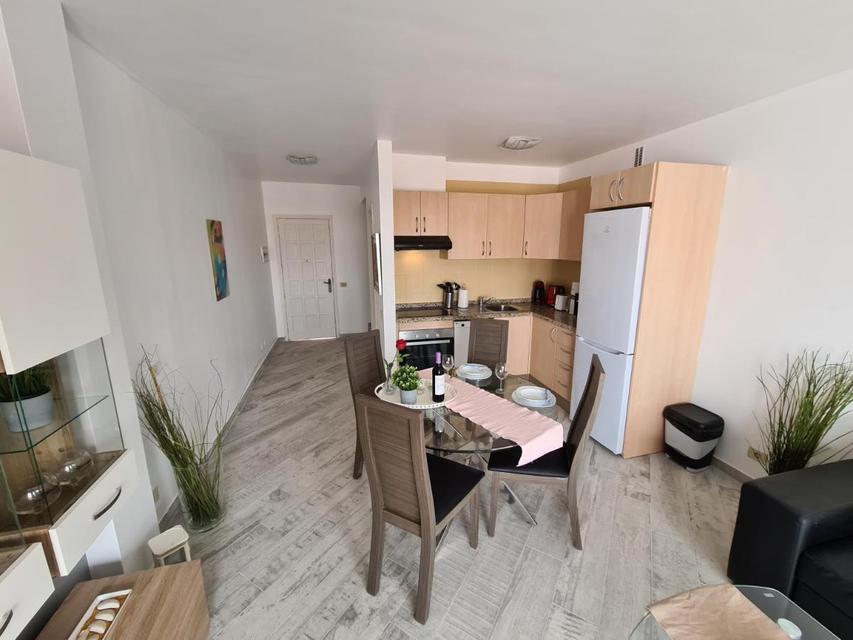 Apartamento Duplex Penthouse Puerto Colón Only 5 Min. To The Beach, 2 Terraces, Pool, Wifi, Dishwasher *