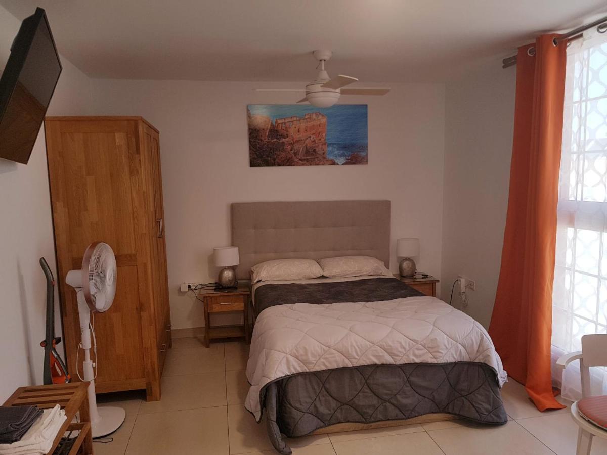 Estudio Nuevo Con Baño, Cocina Y Gran Terraza *