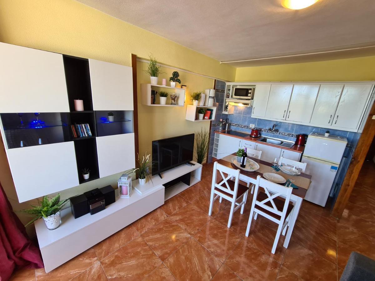 Vida Loca Only 190 Meters To The Sea, Balcony, Sea View, Pool, Wifi Appartement