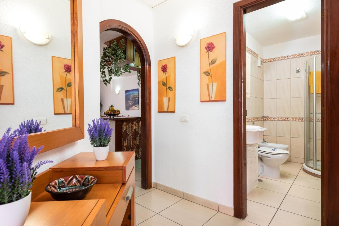 Great 'san Marino' Terrace And Pool Apartment Los Cristianos (Tenerife)
