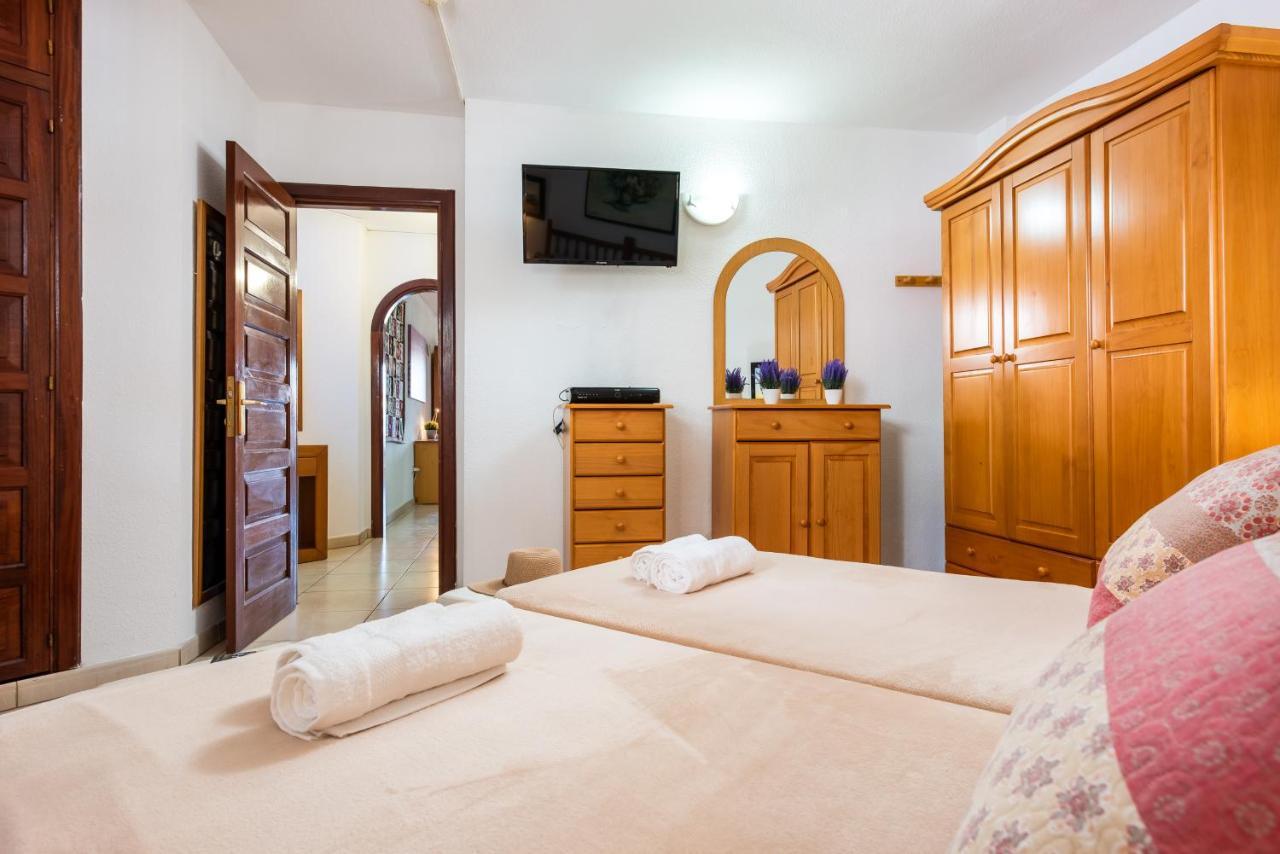 Great 'san Marino' Terrace And Pool Apartment *