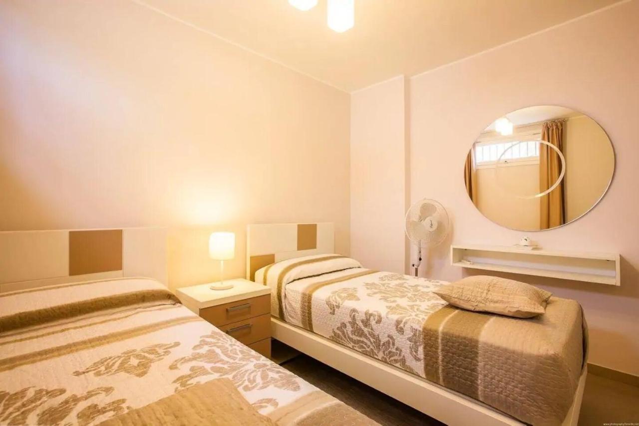 1 Bedroom For 4 People In Tenerife
