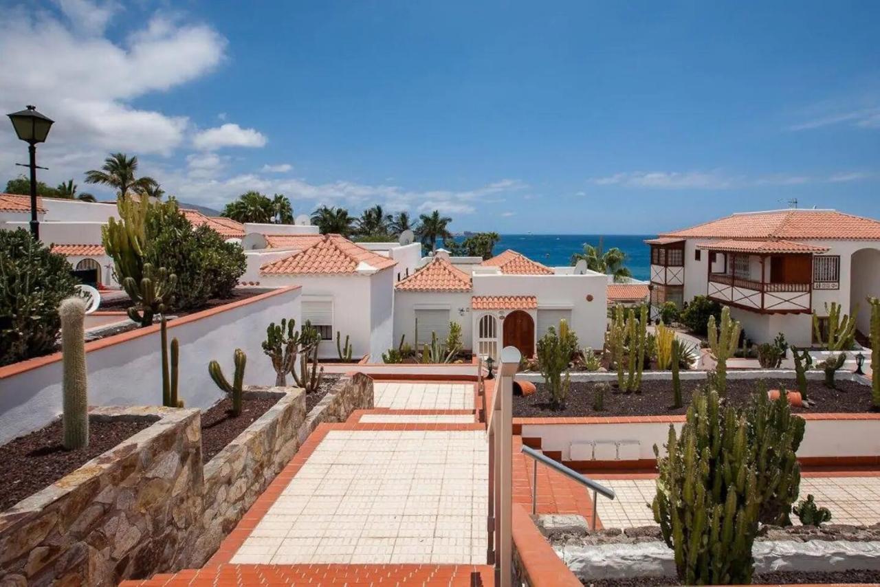 1 Bedroom For 4 People In Tenerife *