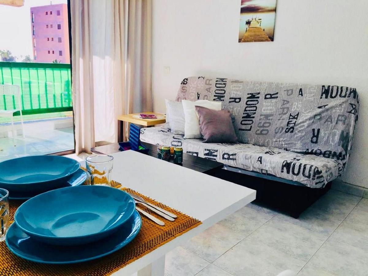 Beach And Pool In Appartement