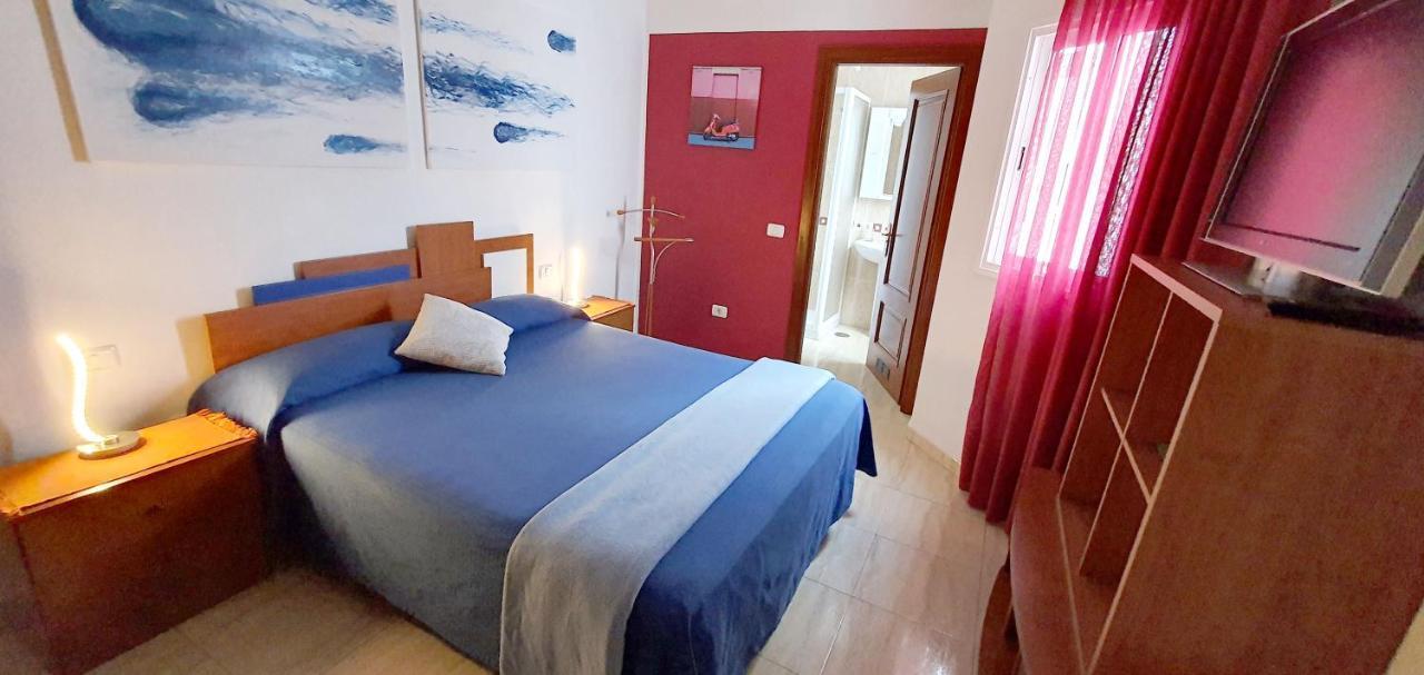 Habitación Doble Con Baño Privado En Tenerife, Canary Islands *