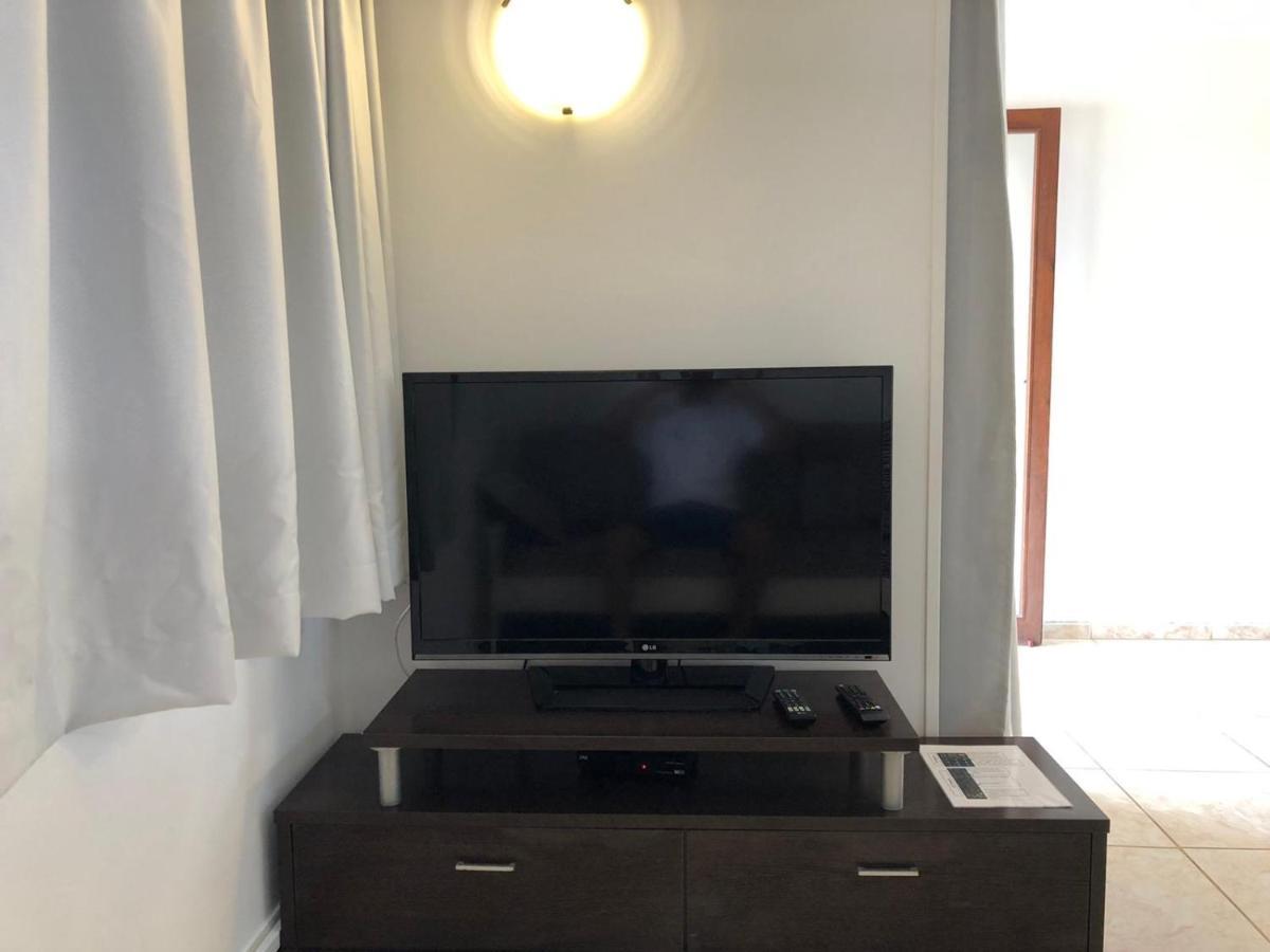 Apartment Sunny Near The Beach With Wifi, Balcony And Pool *