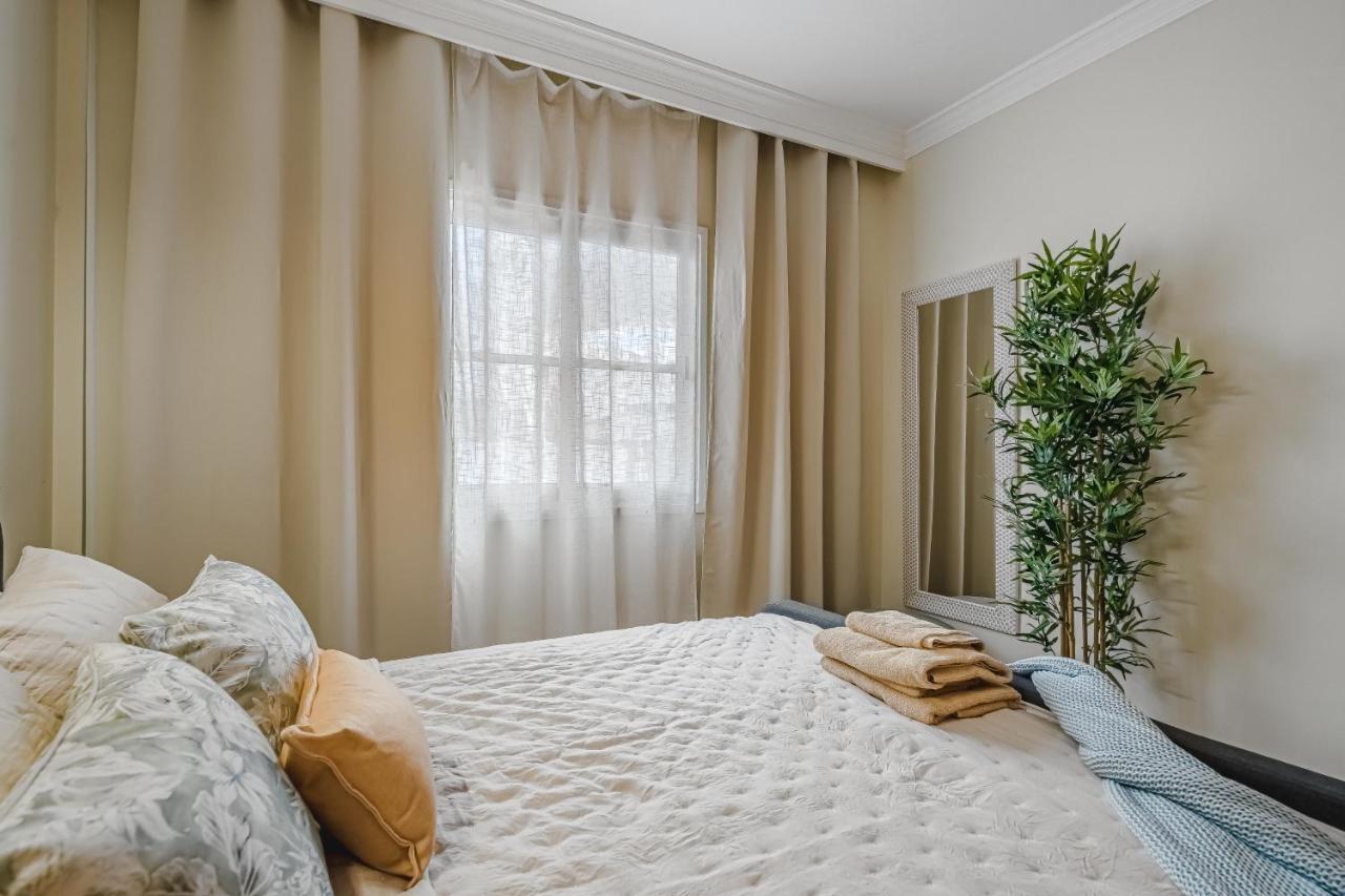 Yucca Park, Lovely, Quiet, 2 Bedroom, 70m2, Ocean Pool View! Appartement