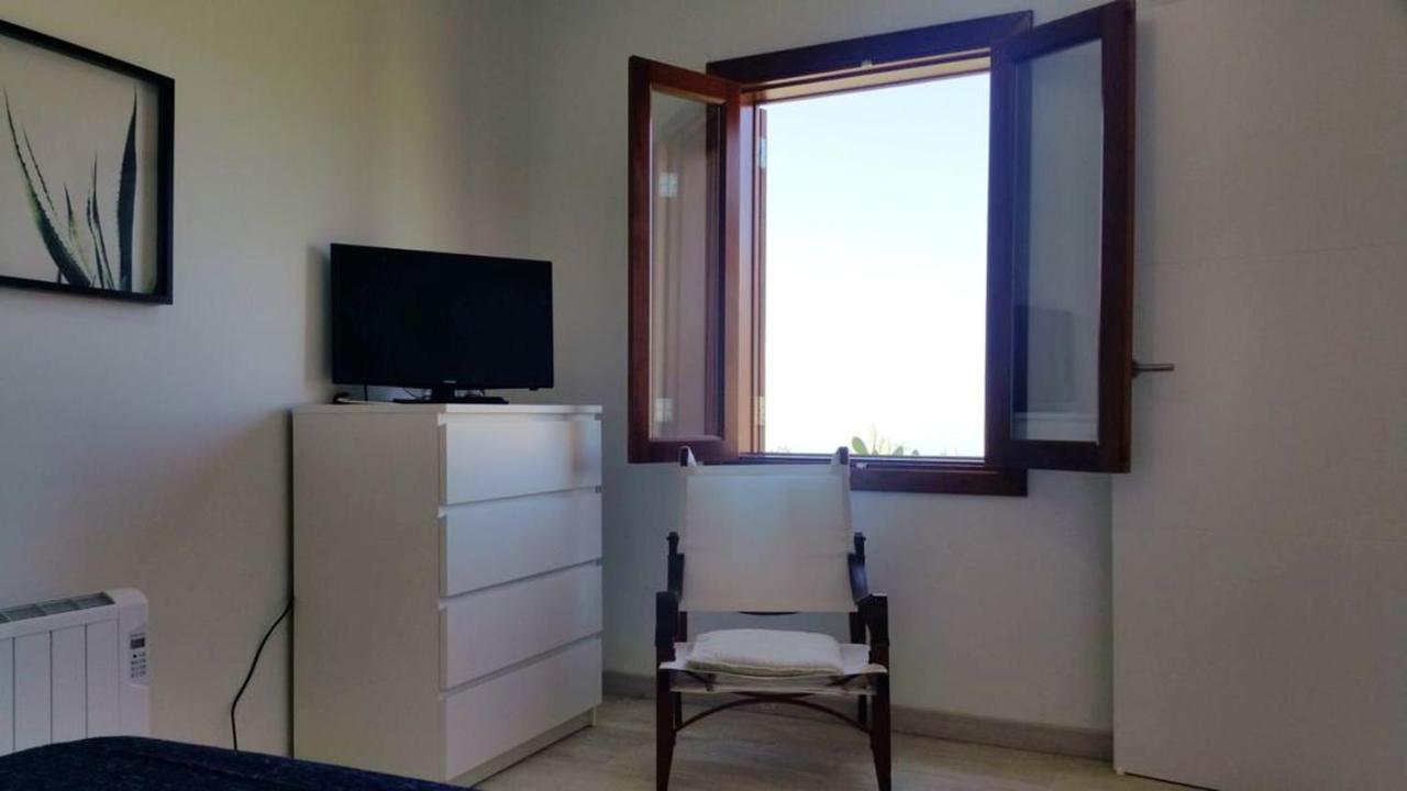 Hébergement de vacances Spacious House In Arona With Terrace And Garden
