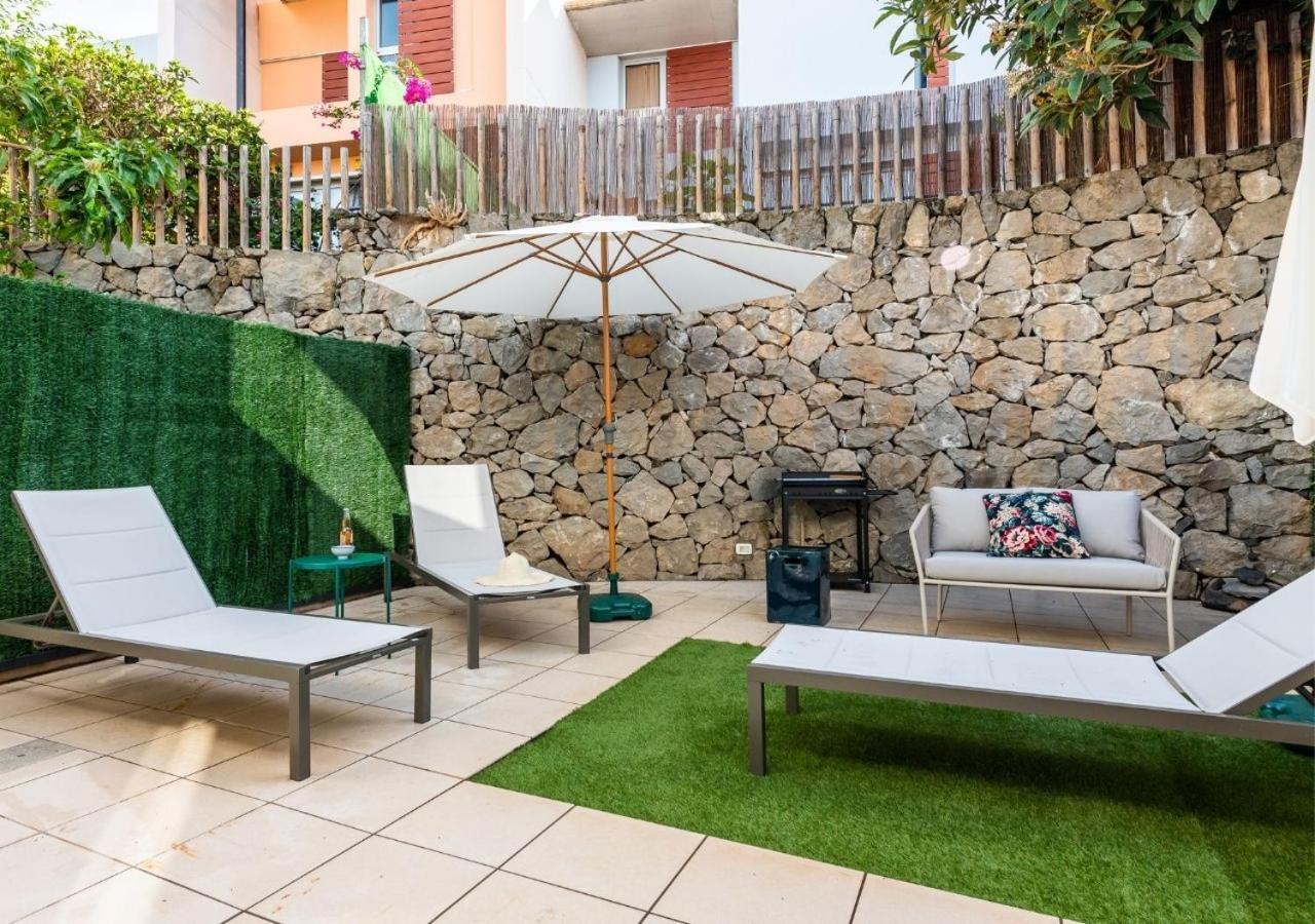 Hébergement de vacances Family House With Patio And Communal Pool