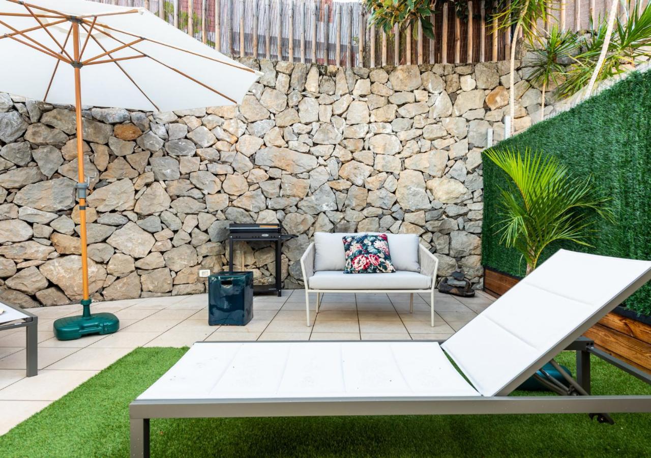 Family House With Patio And Communal Pool *